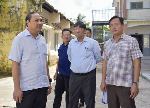 Phó Bí thư Tỉnh ủy An Giang Lâm Minh Thành khảo sát các công trình giáo dục