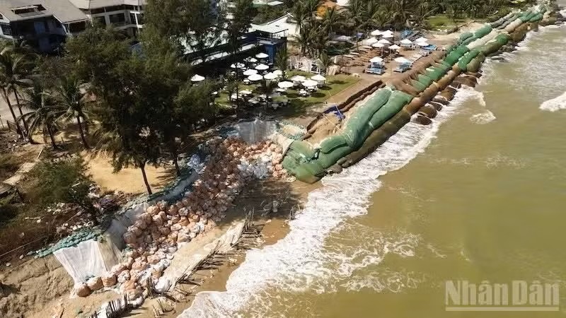 Cảnh báo gió mạnh, lốc xoáy trên biển từ Đà Nẵng đến An Giang