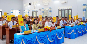 HĐND xã Bình Thạnh Đông thống nhất thông qua nghị quyết về việc sắp xếp các ấp trên địa bàn