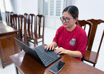 Phụ nữ nông thôn làm quen với AI