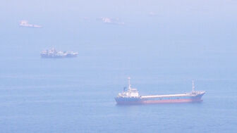 Eo biển Hormuz nhộn nhịp trở lại