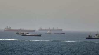 Iran bị cáo buộc tấn công tàu hàng gần Oman, căng thẳng eo biển Hormuz leo thang