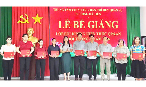 100% học viên hoàn thành lớp bồi dưỡng kiến thức quốc phòng tại phường Hà Tiên