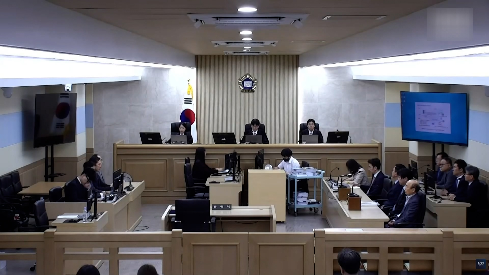 Cựu đệ nhất phu nhân Hàn Quốc bị kết án 7 năm tù