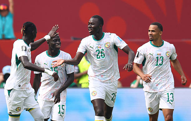 Senegal đè bẹp Iraq nhờ những quân bài chiến lược từ ghế dự bị