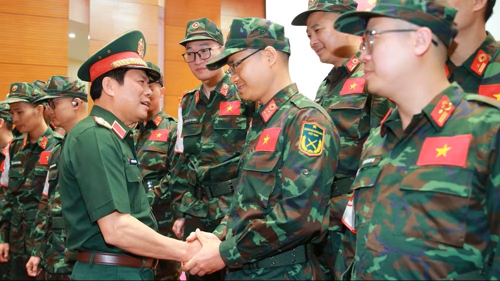 Giao nhiệm vụ cho lực lượng tham gia khắc phục hậu quả động đất tại Venezuela