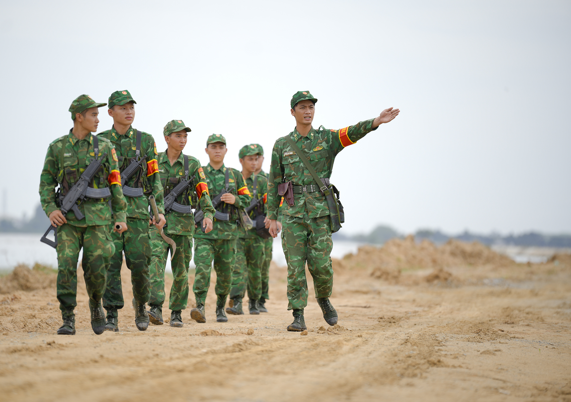 Phòng, chống buôn lậu thuốc lá là nhiệm vụ thường xuyên, trọng tâm