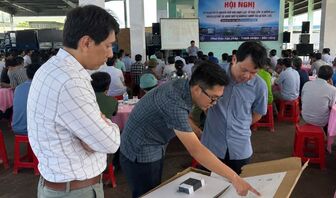Phối hợp tuyên truyền chống khai thác IUU, hướng dẫn ngư dân sử dụng thiết bị giám sát hành trình