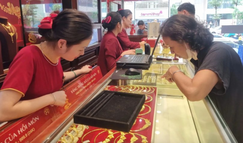 Giá vàng hôm nay (30/06): Đồng loạt giảm