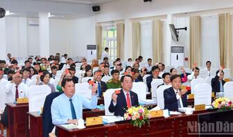 Cà Mau thẳng thắn gỡ “nút thắt”, cam kết thúc đẩy dòng vốn đầu tư