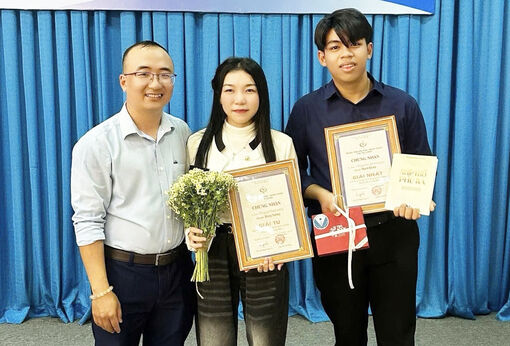 Người trẻ An Giang kể chuyện quê hương bằng văn chương