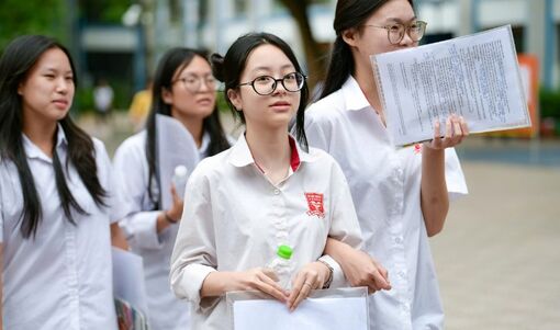 Phổ điểm thi tốt nghiệp THPT 2026: Không có điểm 10 môn văn, hơn 4.000 điểm 10 môn toán
