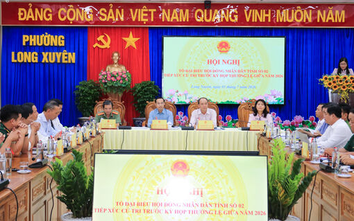 Đại biểu HĐND tỉnh tiếp xúc cử tri hai phường Long Xuyên và Bình Đức