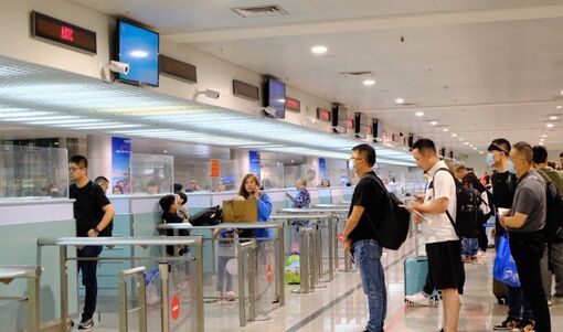 Thực hư tin tất cả khách xuất/nhập cảnh Việt Nam phải khai báo y tế từ 1/7