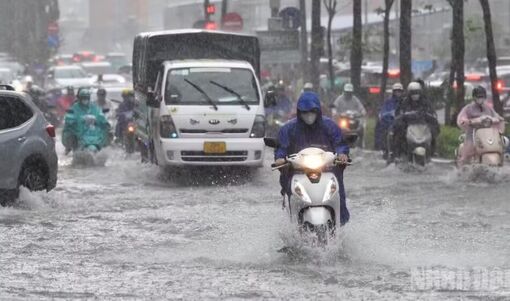 Thời tiết ngày 2/7: Mưa dông bao trùm miền bắc, Trung Bộ ngày nắng nóng