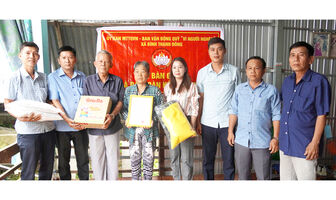 Xã Bình Thạnh Đông bàn giao 13 căn nhà đại đoàn kết