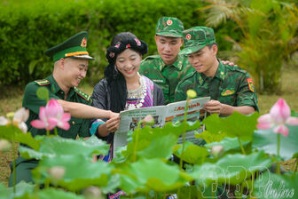Hương sen giữa trời biên cương