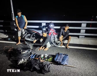 Bắt nhóm đối tượng chuyên cắt trộm dây cáp điện tại công trình cầu Đại Ngãi 2
