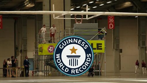 Kỷ lục Guinness về máy bay giấy lớn nhất thế giới