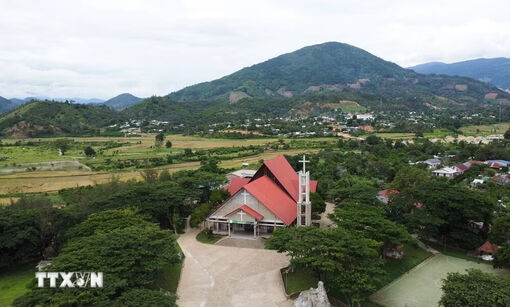 Lâm Đồng: Độc đáo nhà thờ đá Đạ Tông ở vùng sâu Đam Rông
