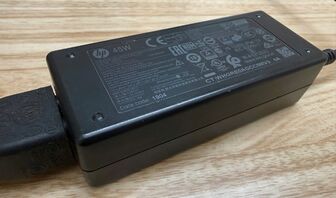 Vì sao những "cục gạch" sạc laptop đang dần biến mất