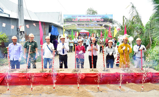 Xã Châu Phú khởi công xây dựng cầu Tú Anh