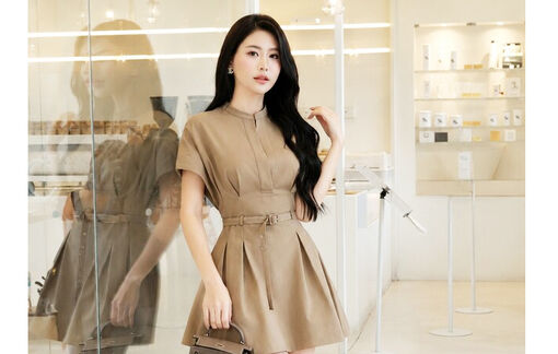 Mặc màu trầm chuẩn phong cách quiet luxury