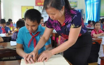 Chuyển hạng chức danh nghề có bị giảm hệ số lương?