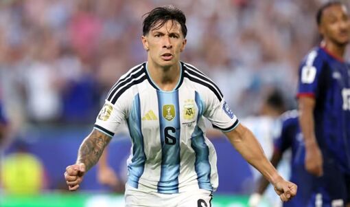 Argentina mất ngôi số 1 thế giới vào tay tuyển Pháp