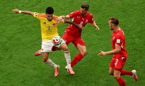 Hạ Colombia trên chấm luân lưu, Thụy Sĩ đấu Argentina ở tứ kết