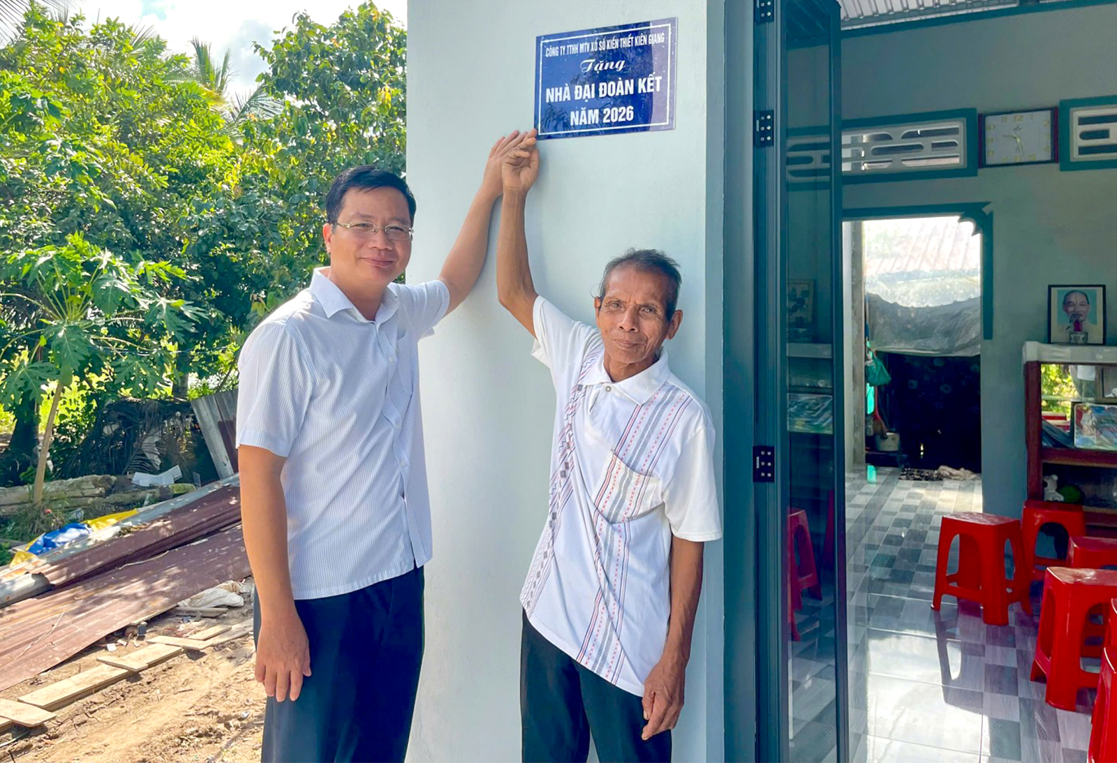 Bàn giao 6 căn nhà đại đoàn kết tại xã An Biên