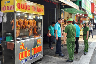 Ra quân lập lại trật tự đô thị trên địa bàn phường Rạch Giá
