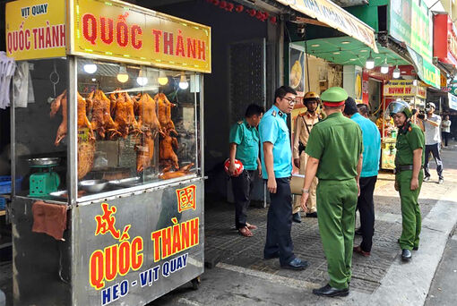 Ra quân lập lại trật tự đô thị trên địa bàn phường Rạch Giá