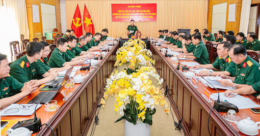 Thượng tướng Nguyễn Văn Gấu kiểm tra tại Bộ Chỉ huy Quân sự tỉnh An Giang