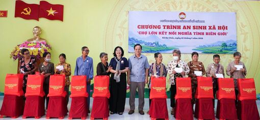 Ủy ban MTTQ Việt Nam phường Chợ Lớn thực hiện chương trình an sinh xã hội tại Ba Chúc