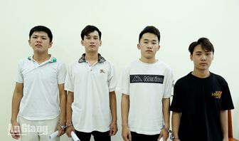 An Giang bắt tạm giam 4 thanh niên gây rối, đâm người tại quán nhậu