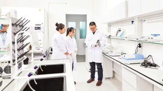 Xây dựng nguồn nhân lực khoa học-công nghệ cho lĩnh vực then chốt