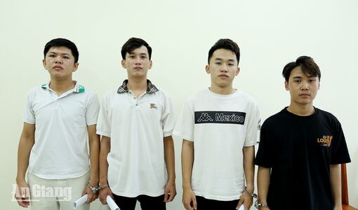 An Giang bắt tạm giam 4 thanh niên gây rối, đâm người tại quán nhậu