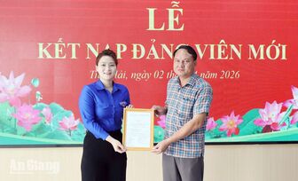 Tạo niềm tin để người trẻ phấn đấu vào Đảng