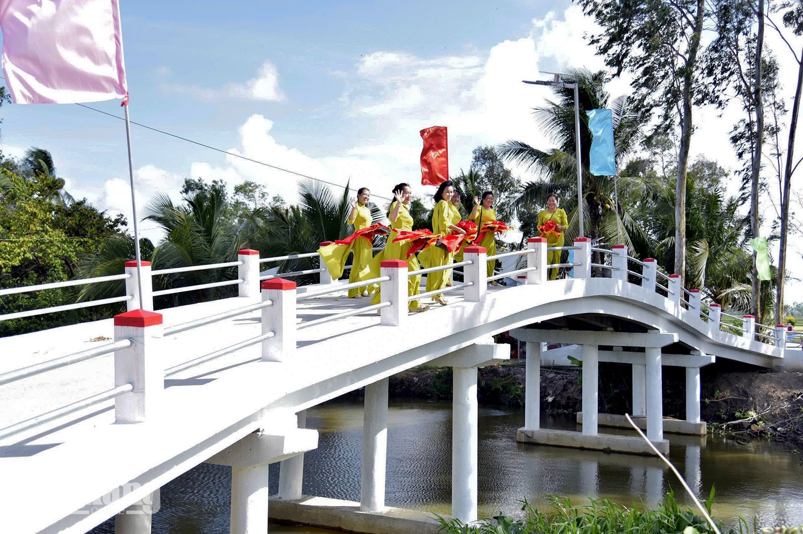 Chuyện đằng sau những nhịp cầu