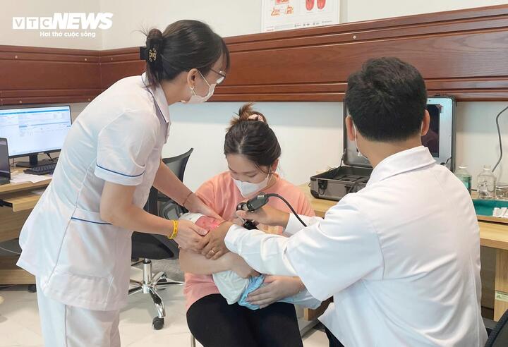 Trẻ dưới 6 tuổi được khám sức khỏe miễn phí