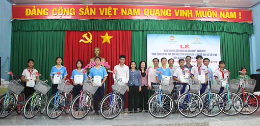 Hiệu quả kinh doanh gắn với trách nhiệm xã hội