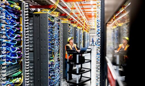 Microsoft, Google, Amazon thải 119 triệu tấn CO₂ vì đua AI3