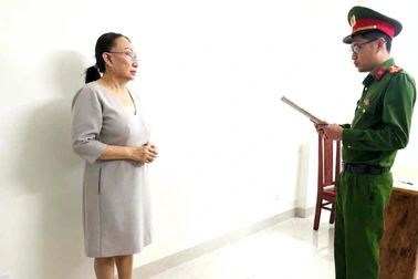 Vụ buôn lậu 28.000 viên kim cương: Thêm bà chủ Kim Lý, Ngọc Tâm… bị khởi tố