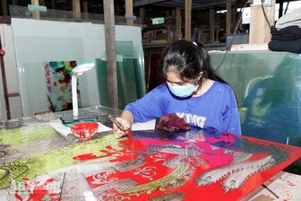 Giữ hồn tranh kiếng Nam Bộ