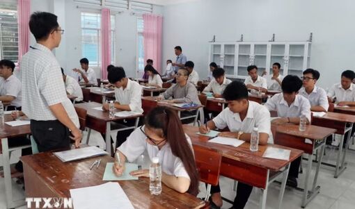 Chưa có kết luận vụ việc tại THPT Chuyên Tuyên Quang, thí sinh vẫn đăng ký xét tuyển theo kế hoạch