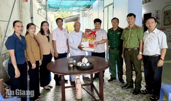 Tri ân người có công tại Vĩnh Tuy và Gò Quao nhân Ngày Thương binh - Liệt sĩ