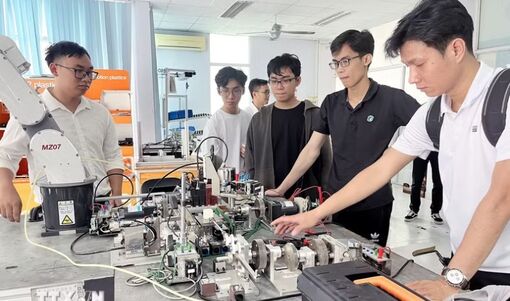 Các trường công bố điểm sàn xét tuyển các ngành lĩnh vực vi mạch bán dẫn