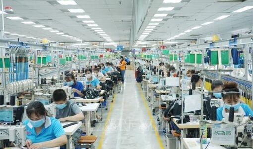 Công đoàn giữ mức đề xuất tăng lương tối thiểu vùng ngay từ đầu năm 2027