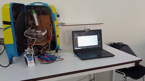 Thiết bị y tế thông minh sản xuất oxy và theo dõi sức khỏe bằng AI